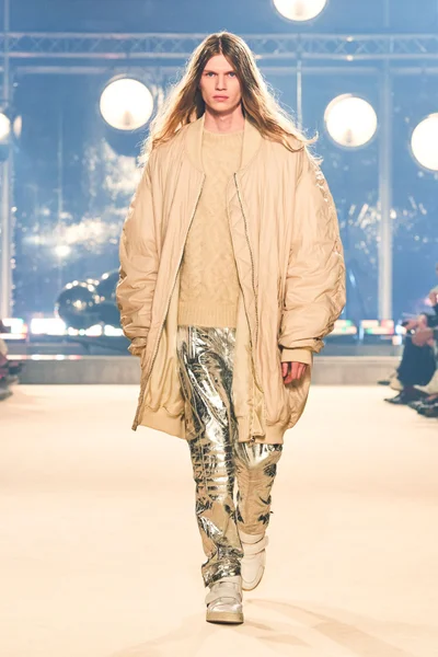 Look 49